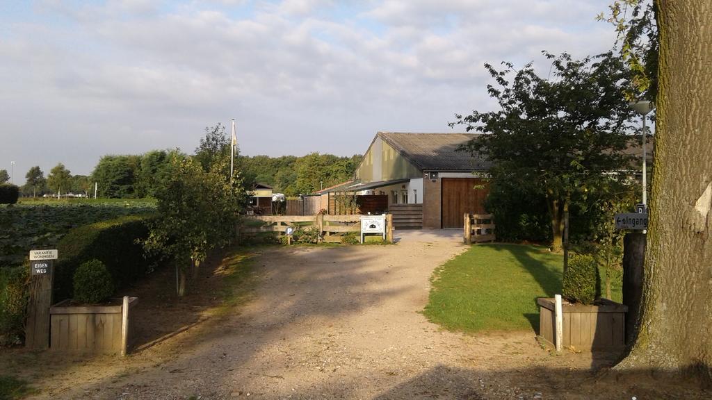 Camping En Vakantiewoning 'Ut Tumpke' Kessel (Limburg) Exterior foto